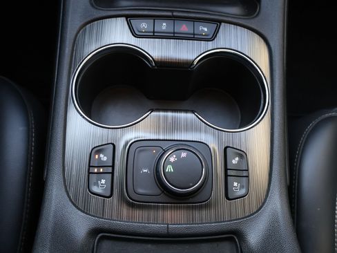 Used 2021 GMC Acadia SLT w/ Premium Package image 35