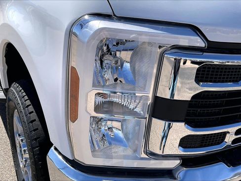 New 2026 Ford F350 XLT w/ FX4 Off-Road Package image 13