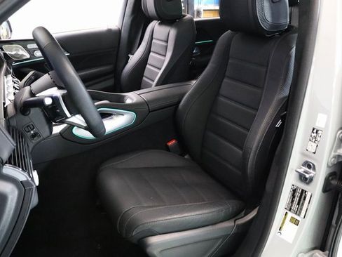 Used 2024 Mercedes-Benz GLS 580 4MATIC image 18