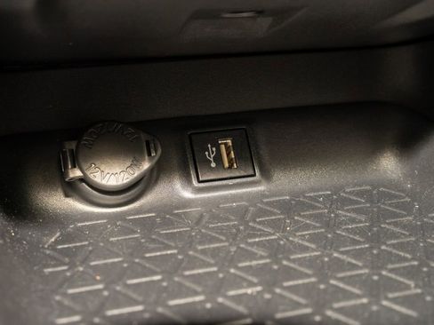 Used 2025 Toyota RAV4 XLE w/ Convenience Package image 15