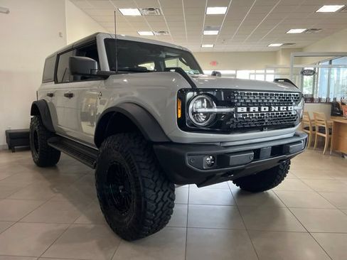 New 2026 Ford Bronco Outer Banks w/ Sasquatch Package AWD/4WD image 1