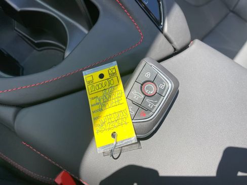 Used 2024 Chevrolet Corvette Stingray Premium Conv w/ Z51 Performance Package RWD image 4