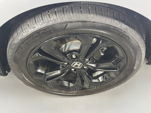 Used 2025 Honda Accord SE image 11