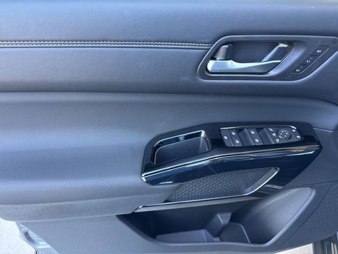 New 2026 Nissan Pathfinder Platinum AWD/4WD image 13