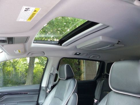 Used 2024 Honda Odyssey Elite image 41