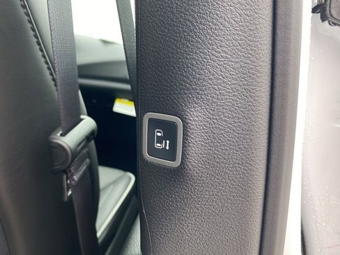 New 2026 Chrysler Pacifica Limited w/ S Appearance Package image 15