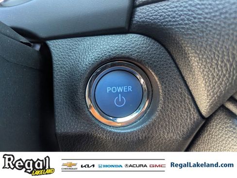 Used 2022 Toyota RAV4 SE image 23