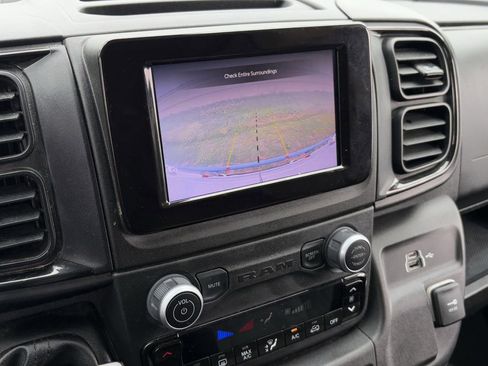 Used 2025 RAM ProMaster 2500 w/ Convenience Group FWD image 19