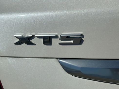 Used 2022 Cadillac XT5 Premium Luxury image 11