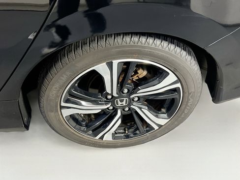 Used 2018 Honda Civic Touring image 31