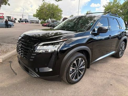 Used 2026 Nissan Pathfinder Platinum AWD/4WD image 6