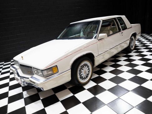Used 1990 Cadillac De Ville Coupe image 9