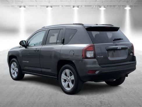 Used 2017 Jeep Compass Latitude AWD/4WD image 6