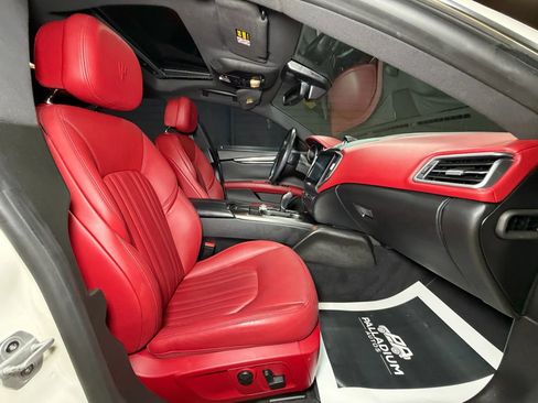 Used 2018 Maserati Ghibli S RWD image 52