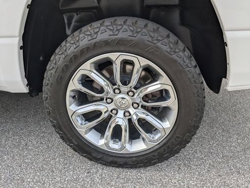 Used 2023 RAM 1500 Laramie AWD/4WD image 17
