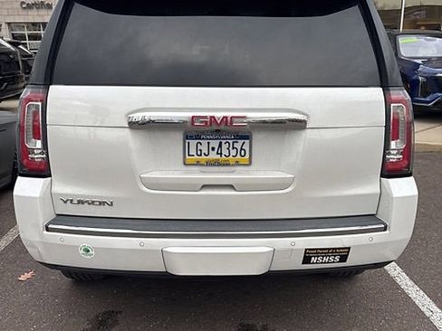 Used 2020 GMC Yukon Denali w/ Denali Premium Package image 3