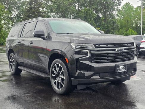 Used 2021 Chevrolet Suburban RST w/ Luxury Package AWD/4WD image 10
