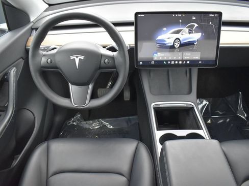 Used 2022 Tesla Model Y Long Range AWD/4WD image 12