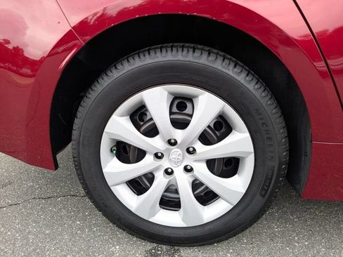 Used 2022 Toyota Corolla LE FWD image 12