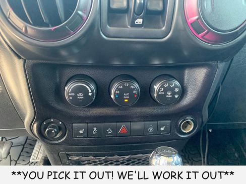 Used 2016 Jeep Wrangler Unlimited Rubicon AWD/4WD image 20