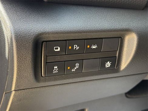 Used 2024 Nissan Kicks S image 21