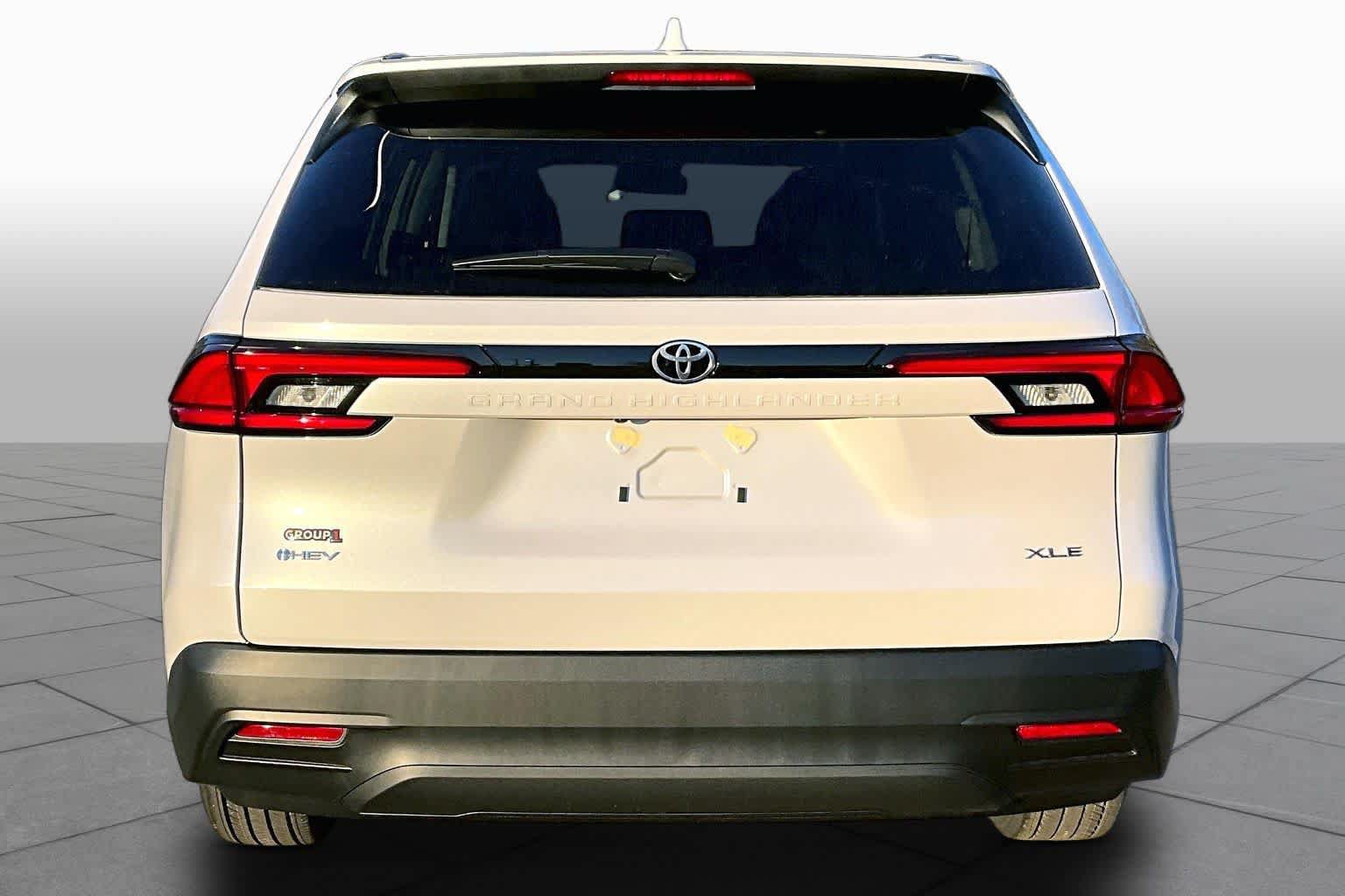 New 2026 Toyota Grand Highlander XLE FWD image 4