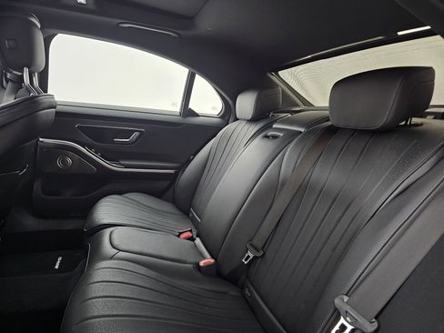 Certified 2023 Mercedes-Benz S 580 4MATIC Sedan w/ AMG Line image 17