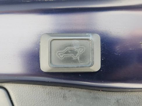 Used 2022 Toyota RAV4 XLE Premium AWD/4WD image 25