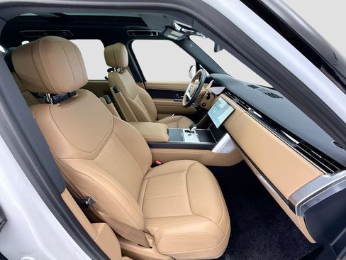 New 2026 Land Rover Range Rover Long Wheelbase SE AWD/4WD image 19