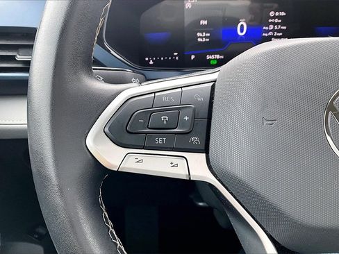 Used 2024 Volkswagen Taos SE image 18