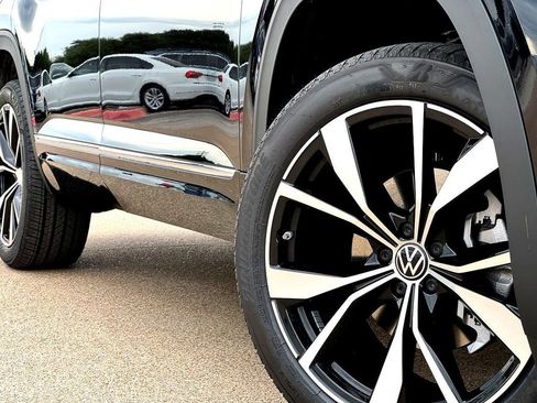 New 2026 Volkswagen Atlas SEL Premium R-Line AWD/4WD image 2