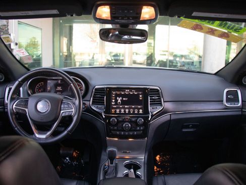 Used 2022 Jeep Grand Cherokee Limited image 14