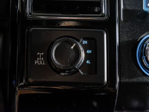 Used 2019 Ford F250 Lariat w/ Lariat Ultimate Package AWD/4WD image 25
