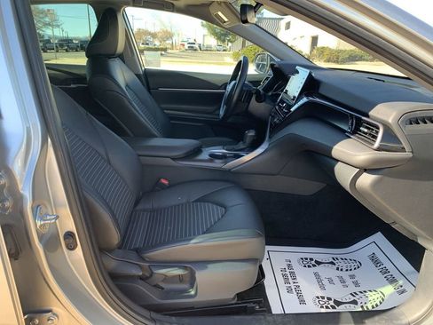 Used 2021 Toyota Camry SE w/ Convenience Package image 26