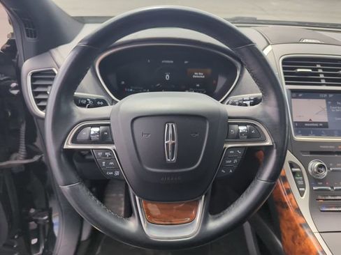 Used 2020 Lincoln Nautilus Reserve AWD/4WD image 17