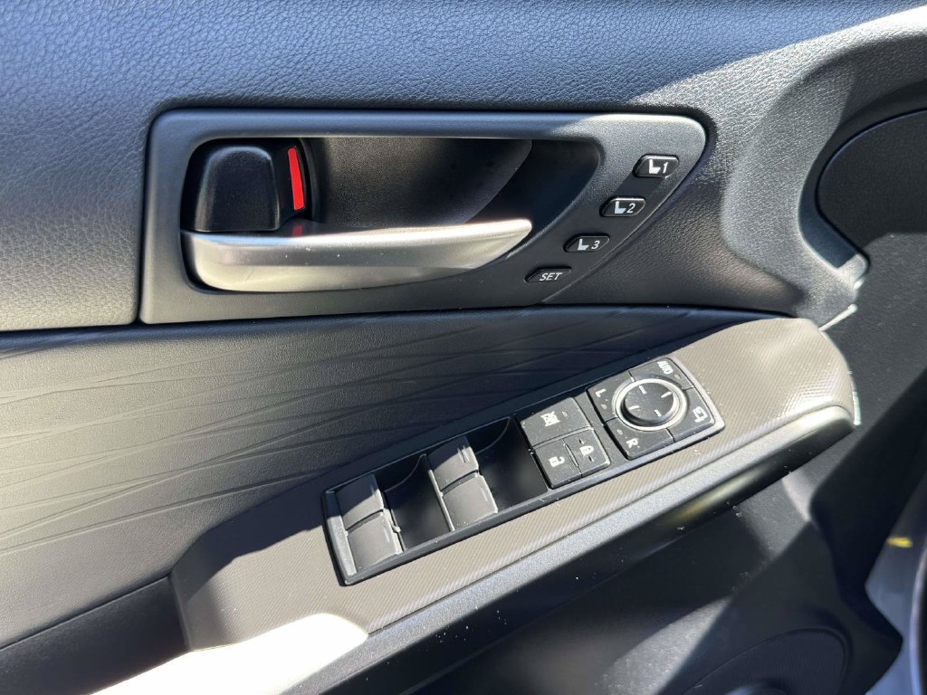 Used 2025 Lexus IS 350 F Sport w/ Navigation Package AWD/4WD image 19