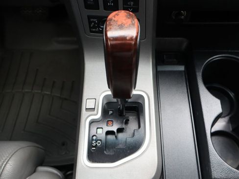 Used 2011 Toyota Sequoia Platinum image 38