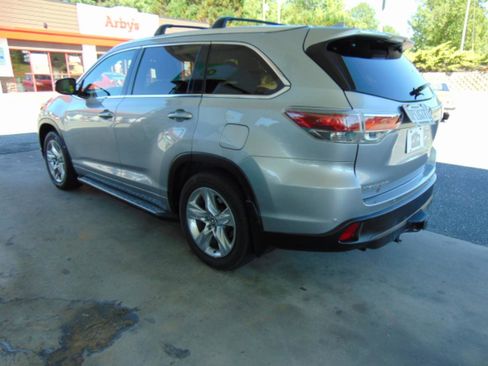Used 2016 Toyota Highlander Limited Platinum AWD/4WD image 4