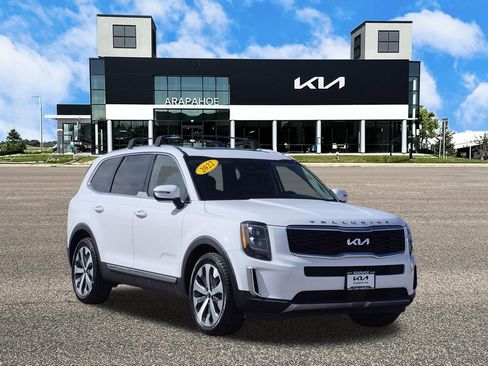 Used 2022 Kia Telluride EX w/ EX Premium Package AWD/4WD image 3