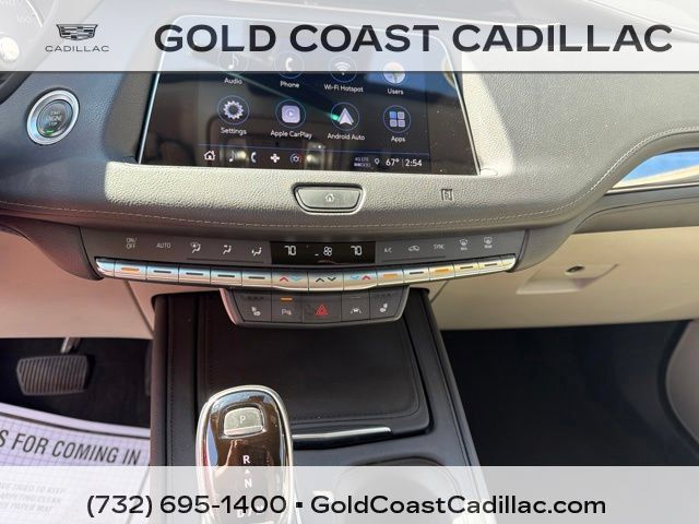 Used 2021 Cadillac XT4 Luxury w/ Cold Weather Package FWD image 21
