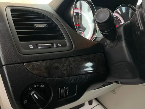 Used 2013 Dodge Grand Caravan SE image 30