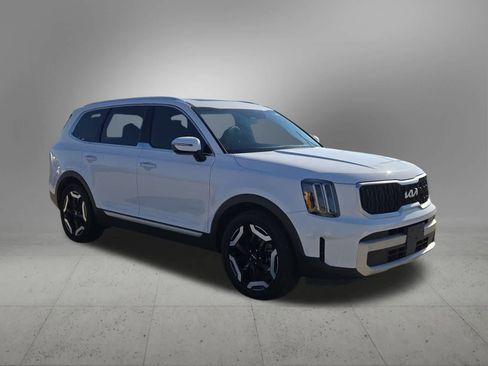Certified 2024 Kia Telluride EX w/ EX Captain's Chair Package image 8