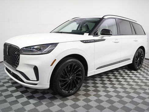 New 2026 Lincoln Aviator Reserve AWD/4WD image 2