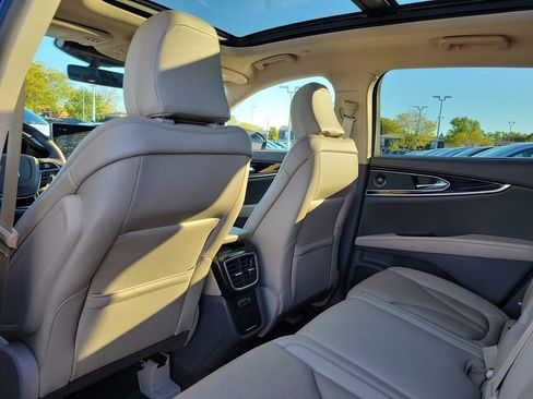 Certified 2022 Lincoln Nautilus Reserve w/ Equipment Group 201A image 16