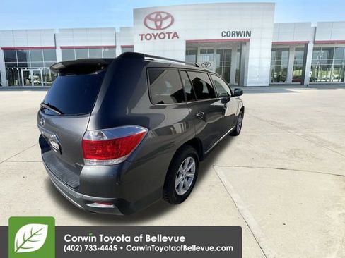 Used 2011 Toyota Highlander 4WD image 8