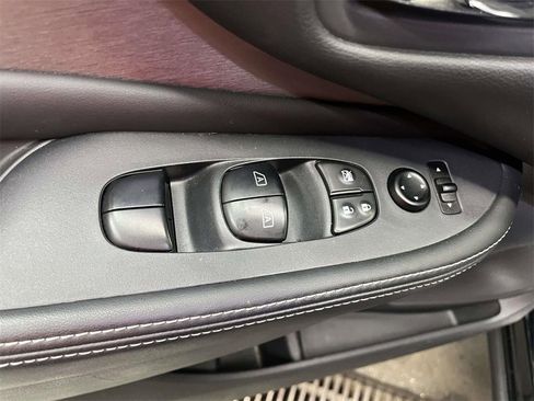 Used 2020 Nissan Murano SV w/ Premium Package image 16