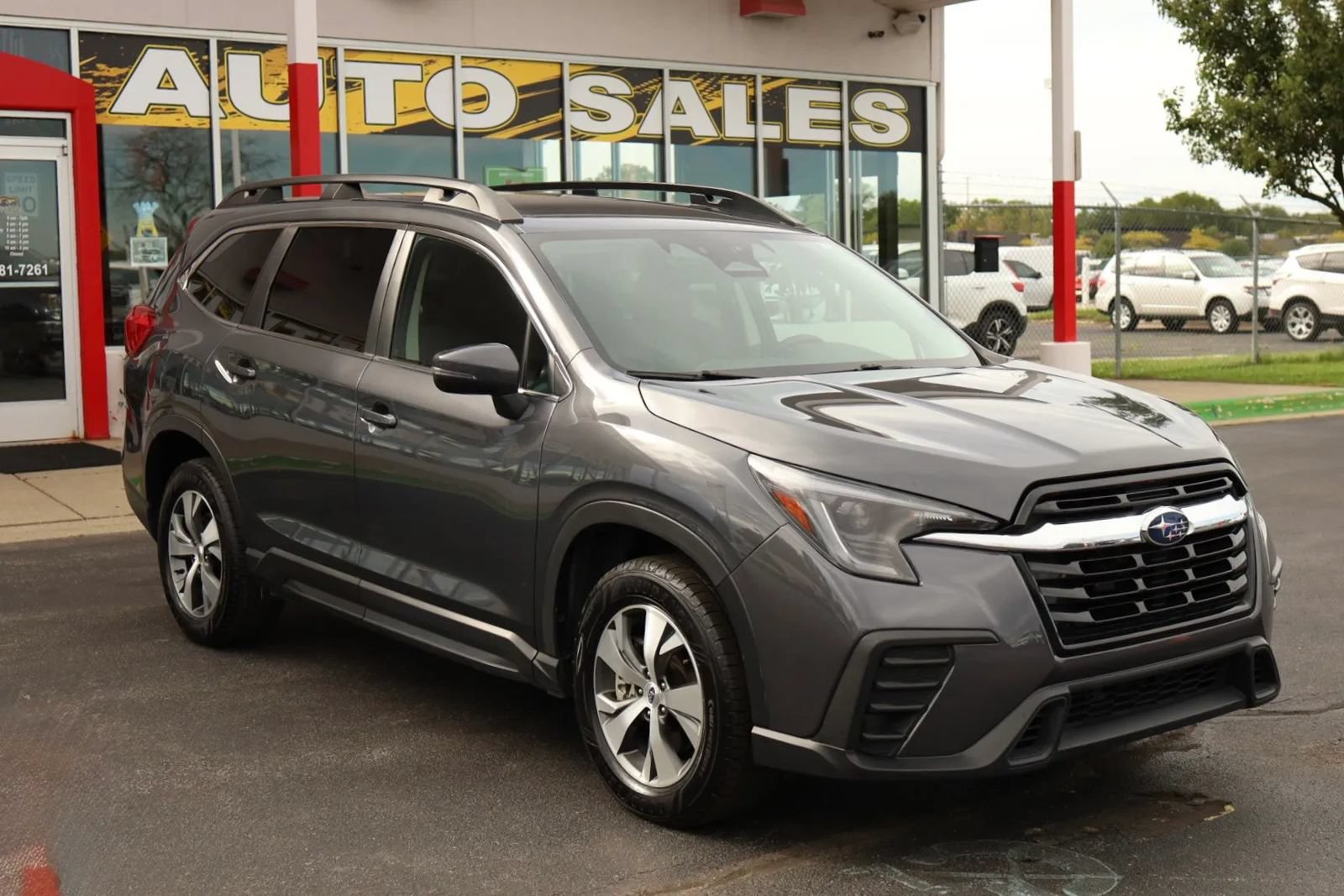 Used 2023 Subaru Ascent Premium AWD/4WD image 3