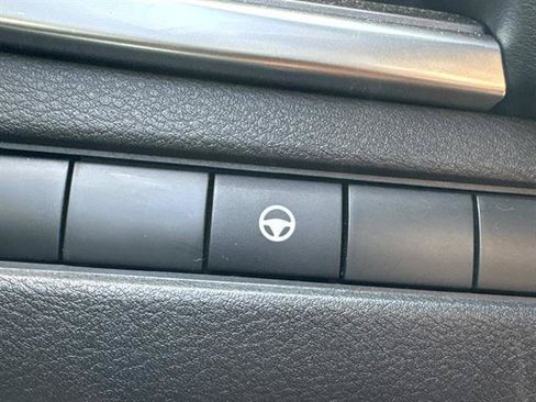Used 2021 Nissan Rogue SV AWD/4WD image 17