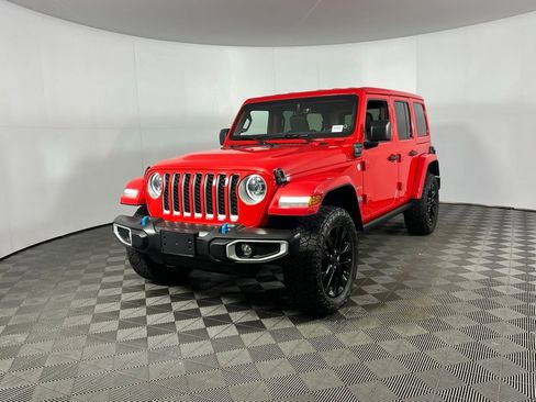 Used 2023 Jeep Wrangler Unlimited Sahara w/ Cold Weather Group image 3