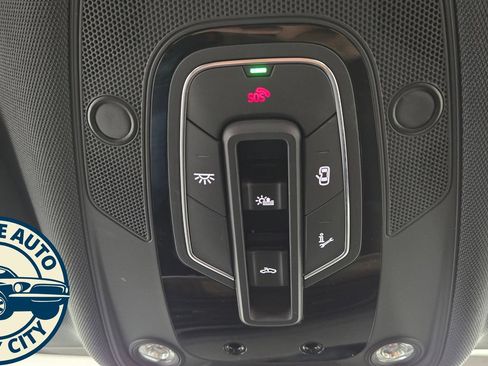 Used 2021 Audi e-tron Premium w/ Convenience Plus Package AWD/4WD image 21